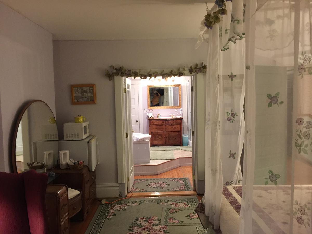 Scarlett House Victorian B & B Janesville Exterior foto